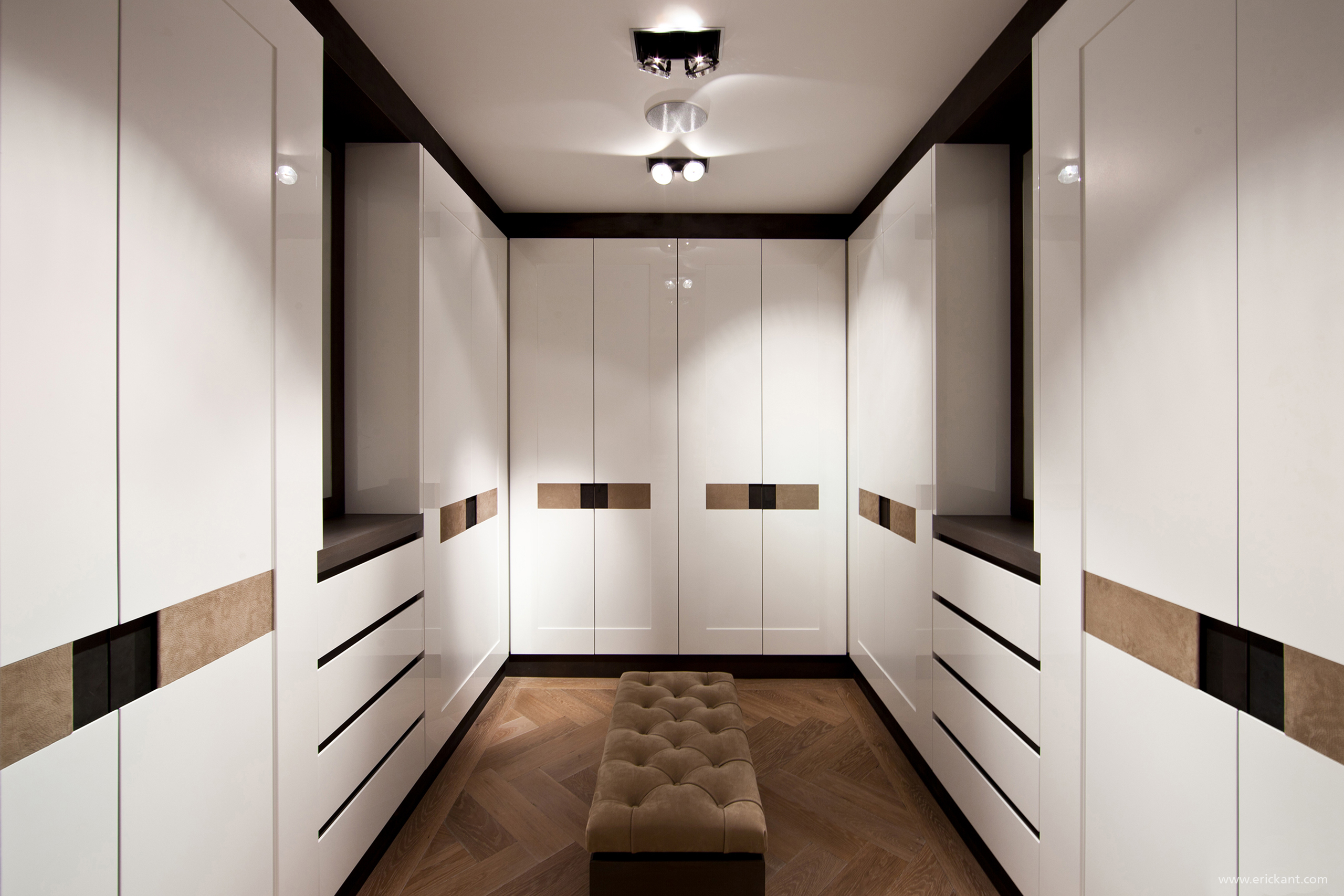 New Classic Villa-masterbedroom-ERIC KANT.jpg
