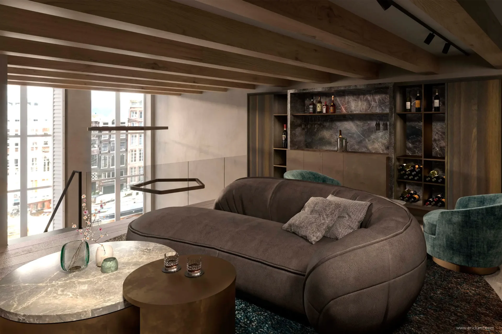 High-end living in een Amsterdams grachtenpand met een organisch gevormde bank, marmeren salontafel en maatwerk barkast door ERIC KANT.