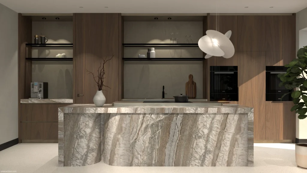 High-end woonkeuken in project Coastal Chic met een sculpturaal marmeren kookeiland, walnoothouten maatwerk kasten en een design hanglamp door ERIC KANT.